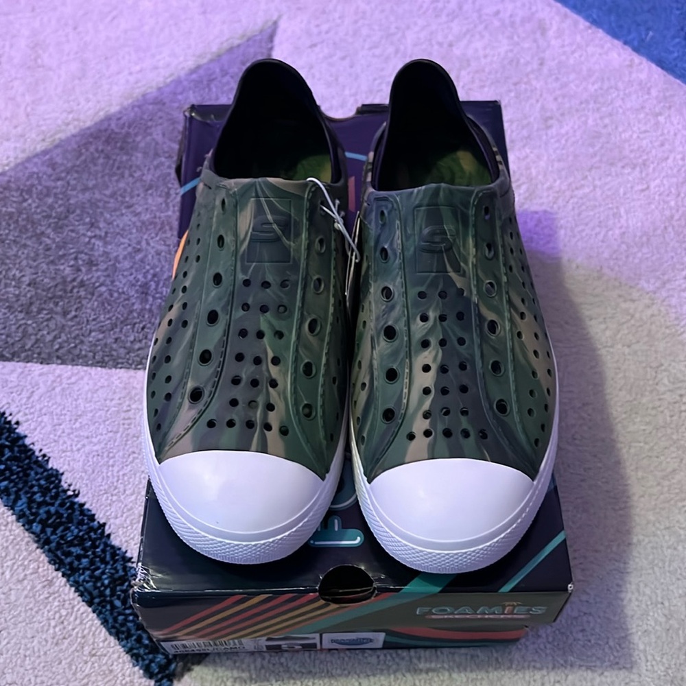 Brand New Boys Skechers Foamies